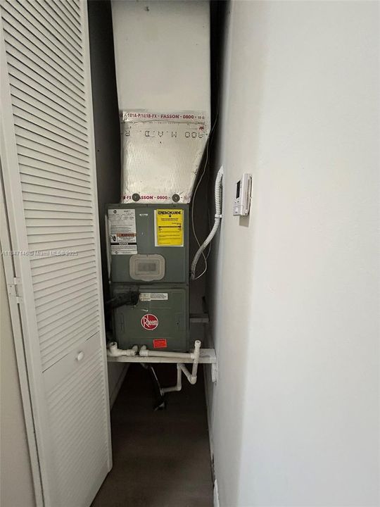 En Venta: $355,000 (3 camas, 3 baños, 1428 Pies cuadrados)