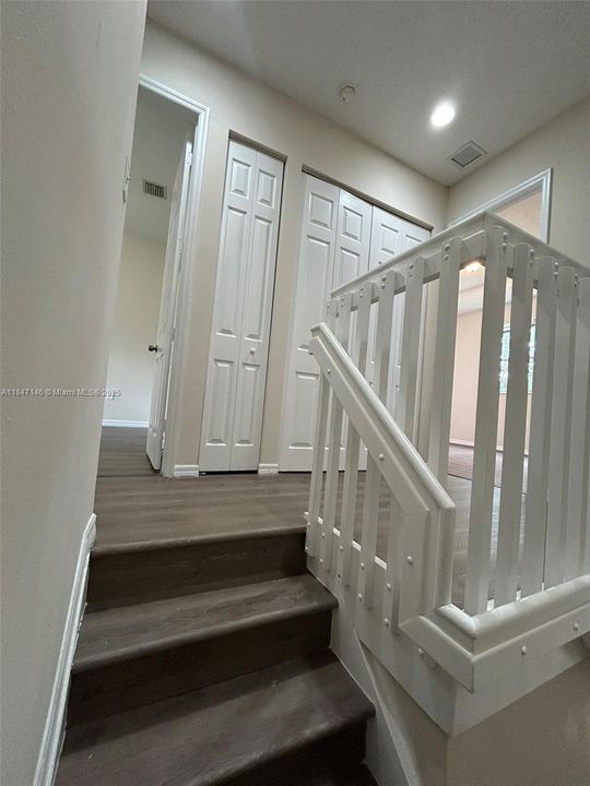 En Venta: $355,000 (3 camas, 3 baños, 1428 Pies cuadrados)