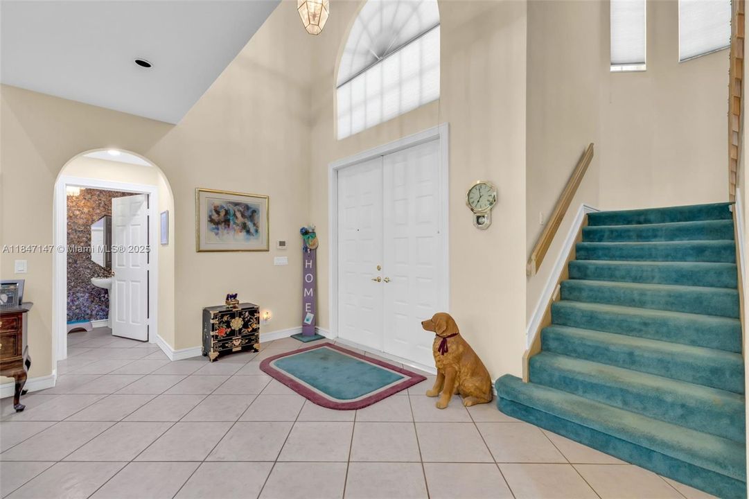 最近售出: $1,199,000 (5 贝兹, 4 浴室, 3768 平方英尺)