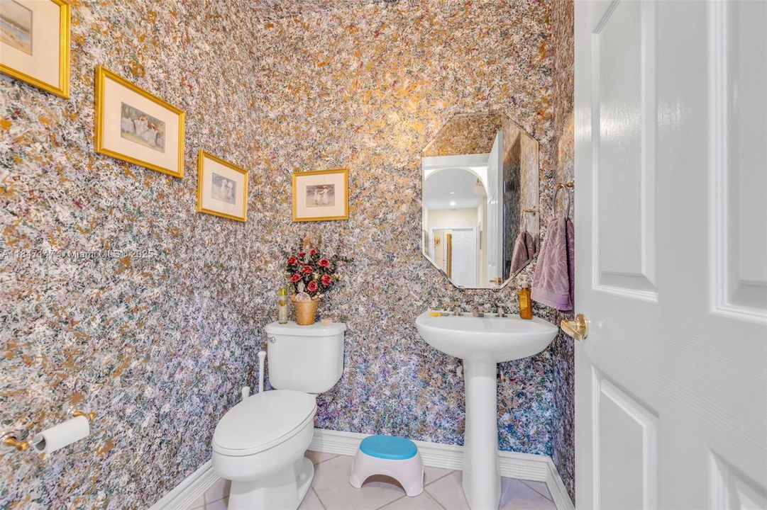 最近售出: $1,199,000 (5 贝兹, 4 浴室, 3768 平方英尺)