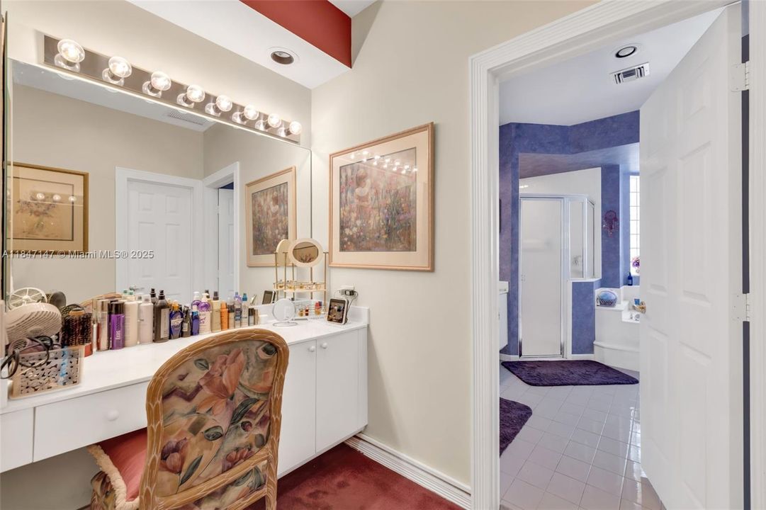 最近售出: $1,199,000 (5 贝兹, 4 浴室, 3768 平方英尺)