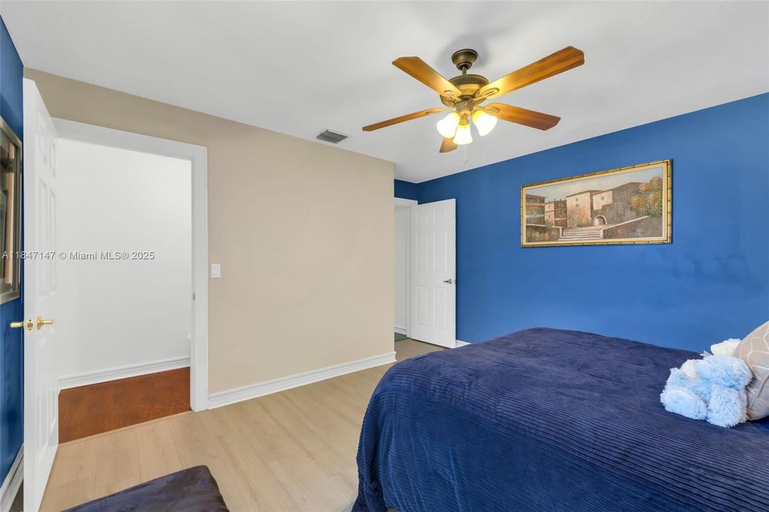 最近售出: $1,199,000 (5 贝兹, 4 浴室, 3768 平方英尺)