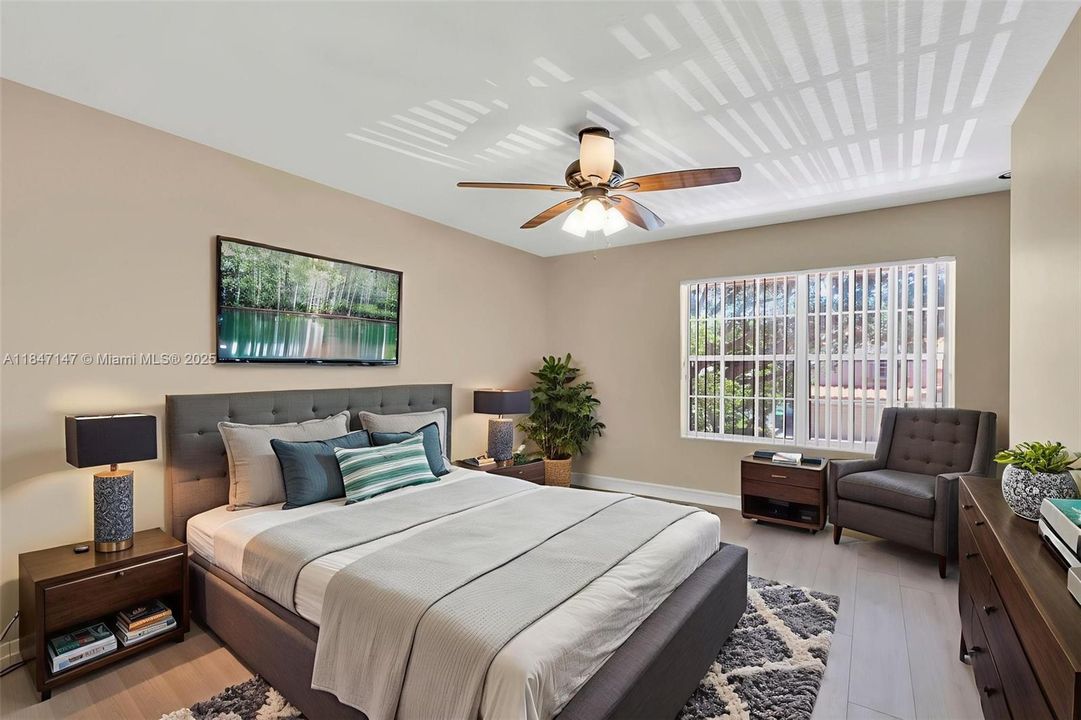 最近售出: $1,199,000 (5 贝兹, 4 浴室, 3768 平方英尺)