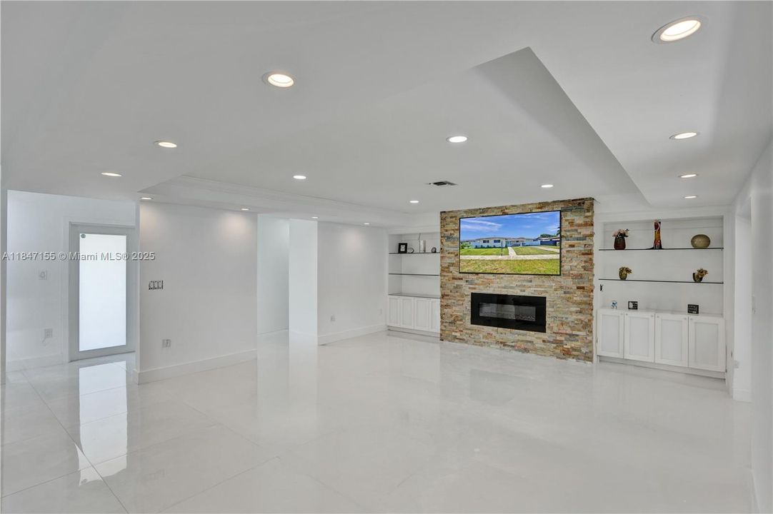 Living room/Dining Area & Kitchen Digitally Cleared for Staging