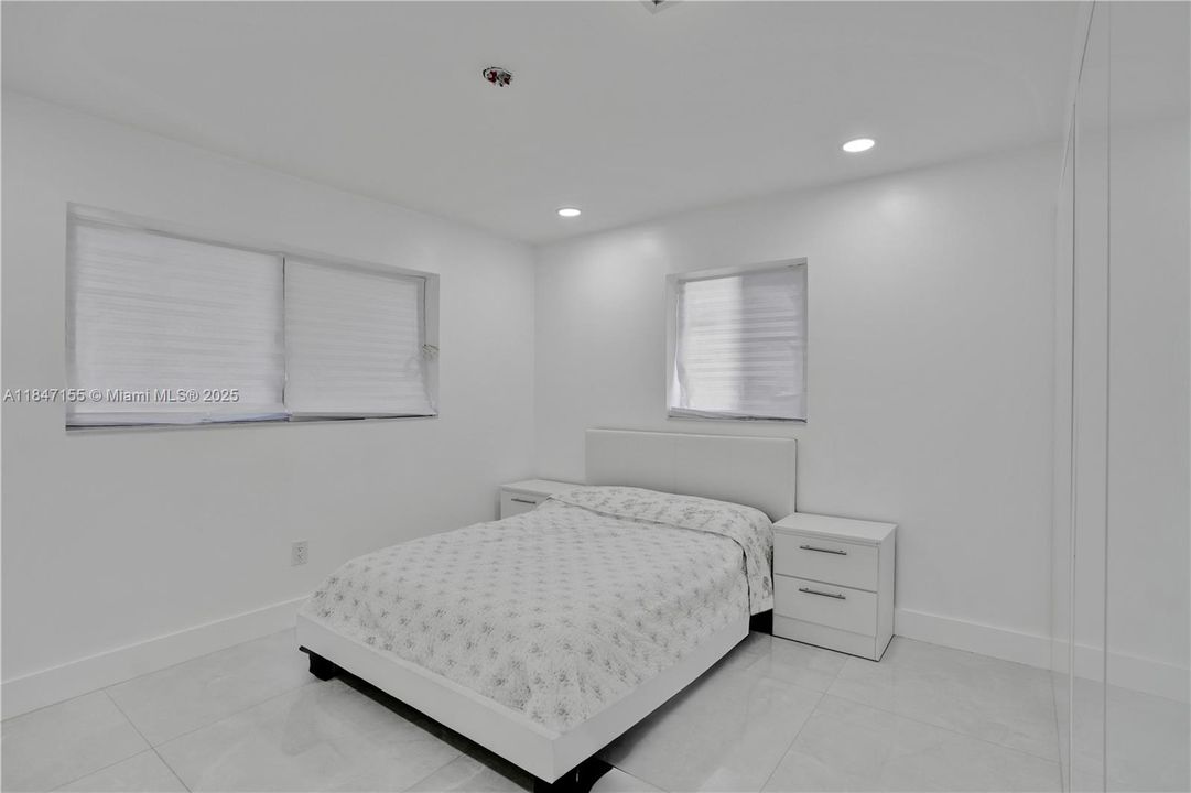 Недавно продано: $595,000 (4 спален, 2 ванн, 1911 Квадратных фут)