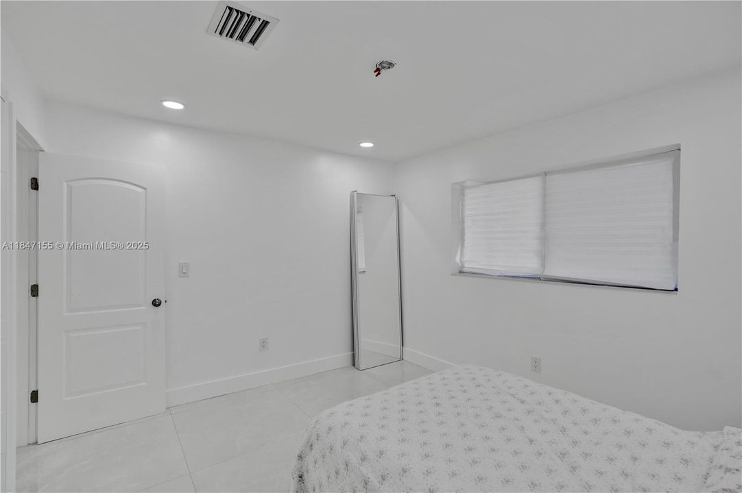 Недавно продано: $595,000 (4 спален, 2 ванн, 1911 Квадратных фут)