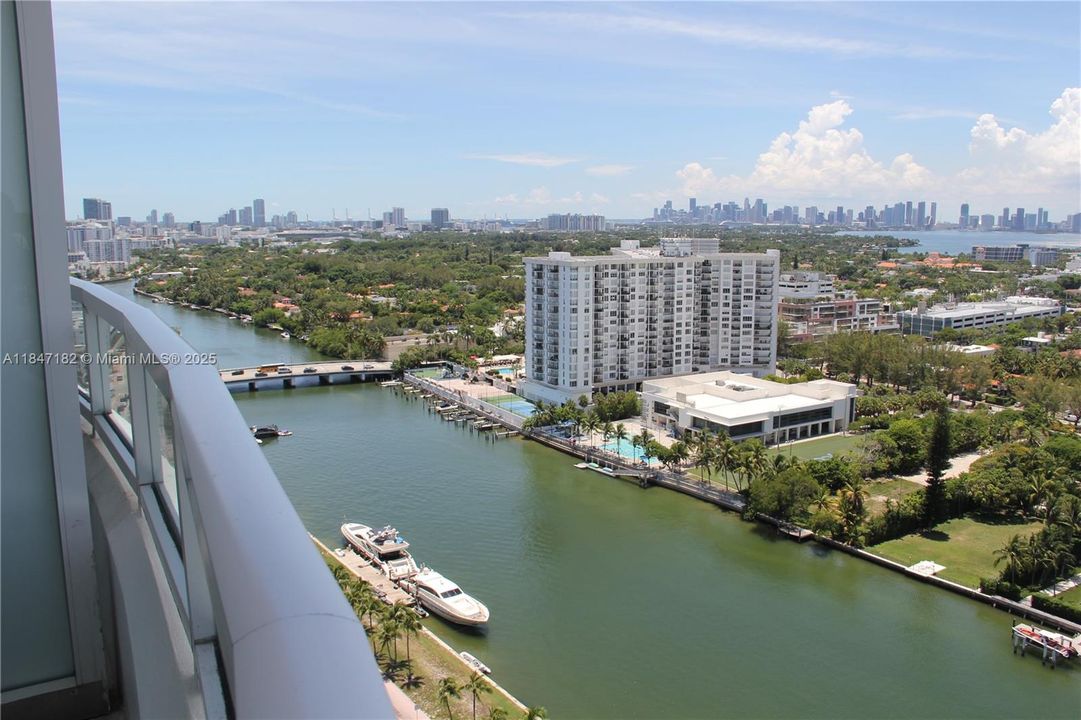 For Sale: $2,700,000 (2 beds, 3 baths, 1557 Square Feet)