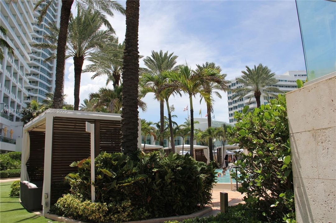 For Sale: $2,700,000 (2 beds, 3 baths, 1557 Square Feet)