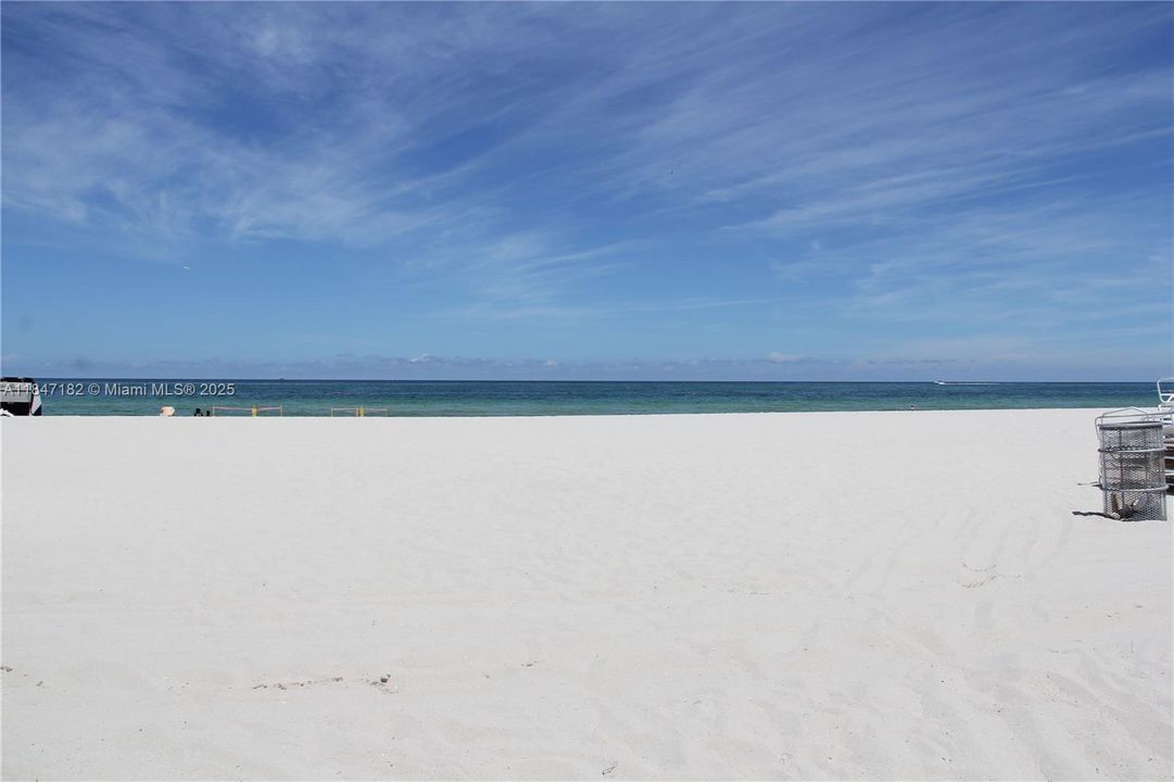 For Sale: $2,700,000 (2 beds, 3 baths, 1557 Square Feet)