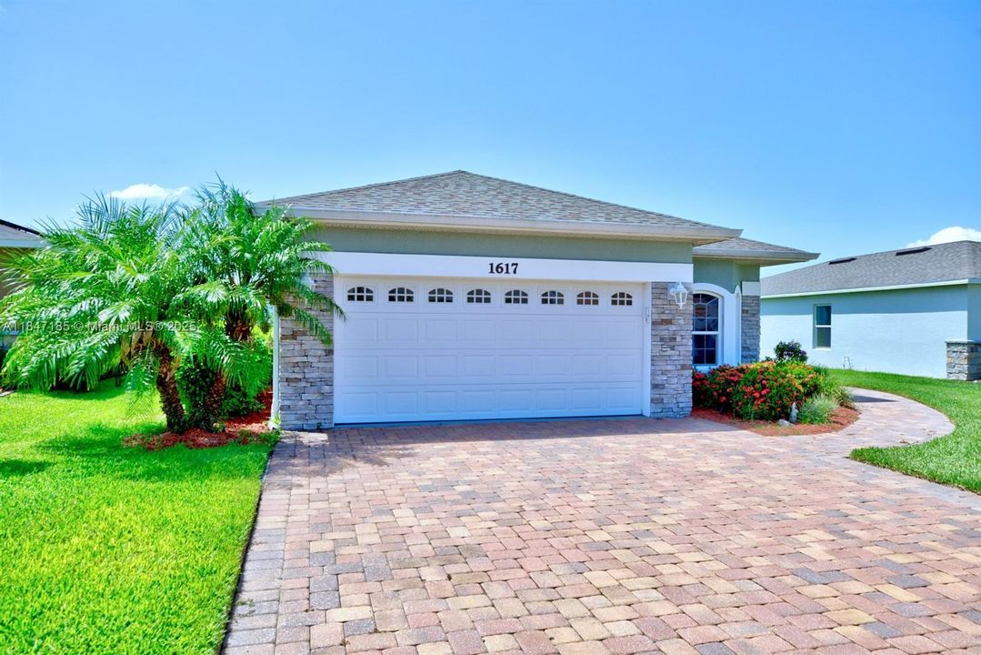 На продажу: $270,000 (3 спален, 2 ванн, 1719 Квадратных фут)