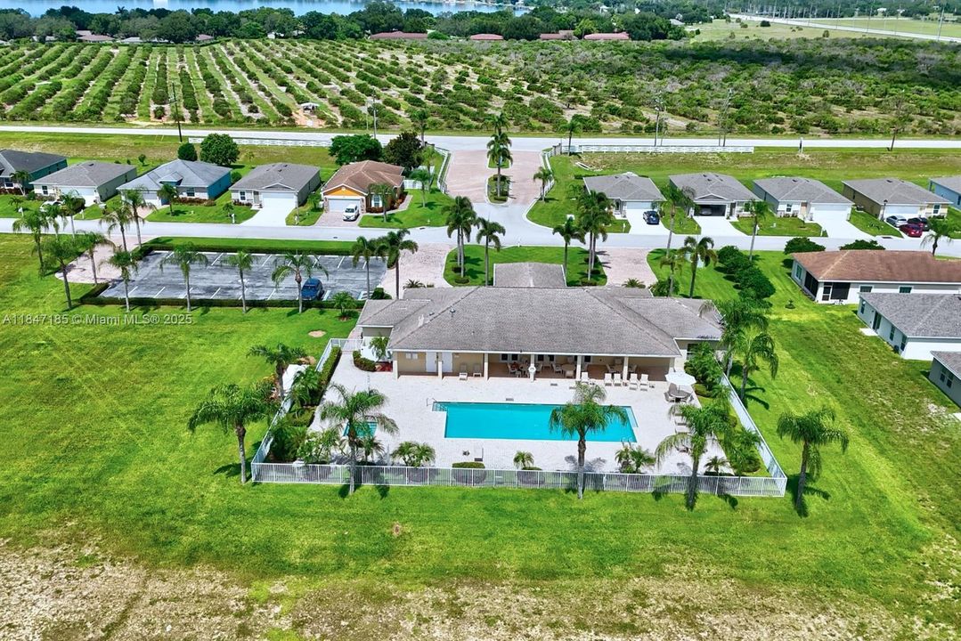 На продажу: $270,000 (3 спален, 2 ванн, 1719 Квадратных фут)