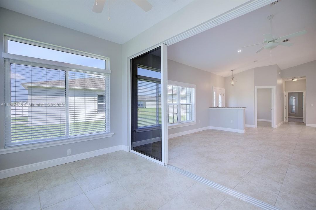 На продажу: $270,000 (3 спален, 2 ванн, 1719 Квадратных фут)