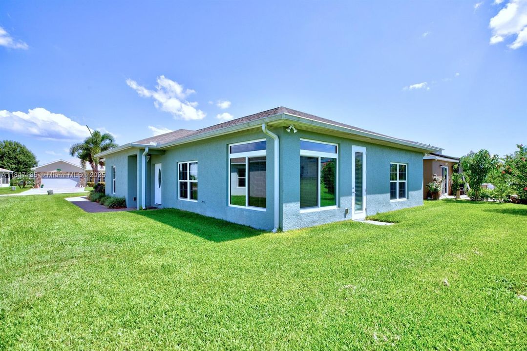 На продажу: $270,000 (3 спален, 2 ванн, 1719 Квадратных фут)