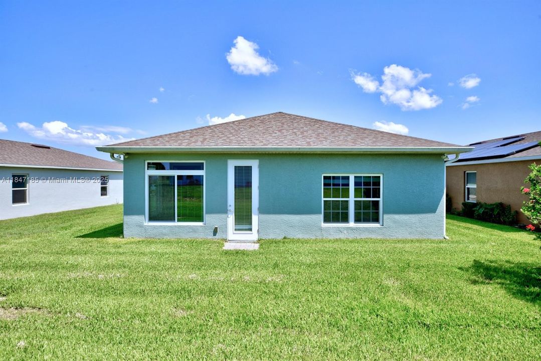 На продажу: $270,000 (3 спален, 2 ванн, 1719 Квадратных фут)