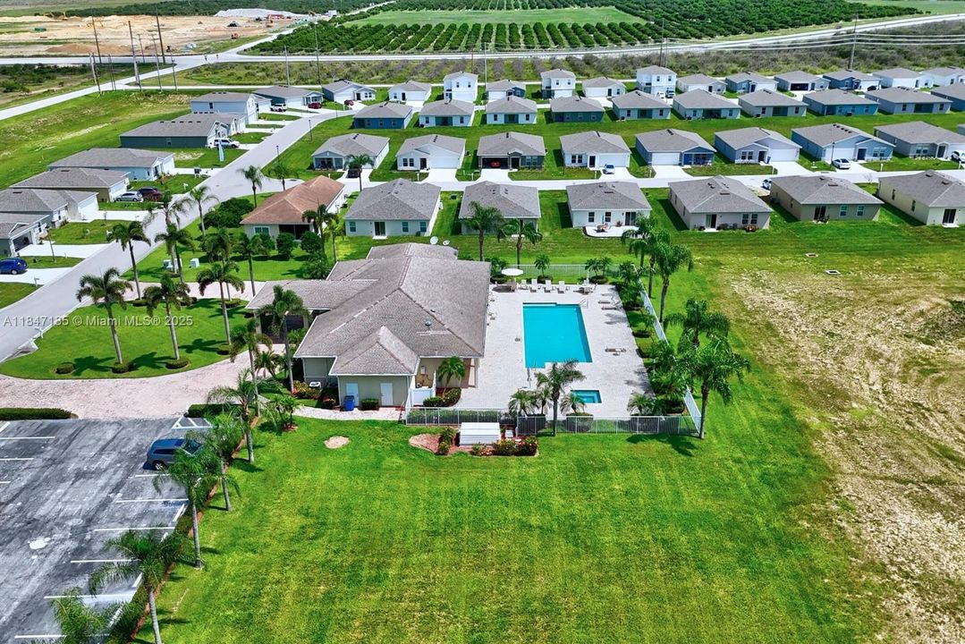 На продажу: $270,000 (3 спален, 2 ванн, 1719 Квадратных фут)