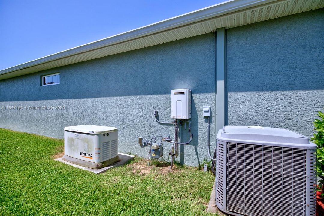 На продажу: $270,000 (3 спален, 2 ванн, 1719 Квадратных фут)