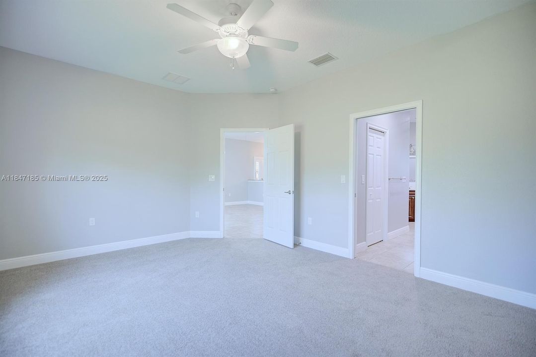 На продажу: $270,000 (3 спален, 2 ванн, 1719 Квадратных фут)