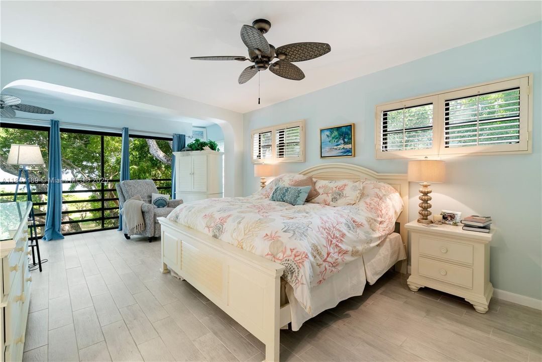 For Sale: $930,500 (2 beds, 2 baths, 1423 Square Feet)