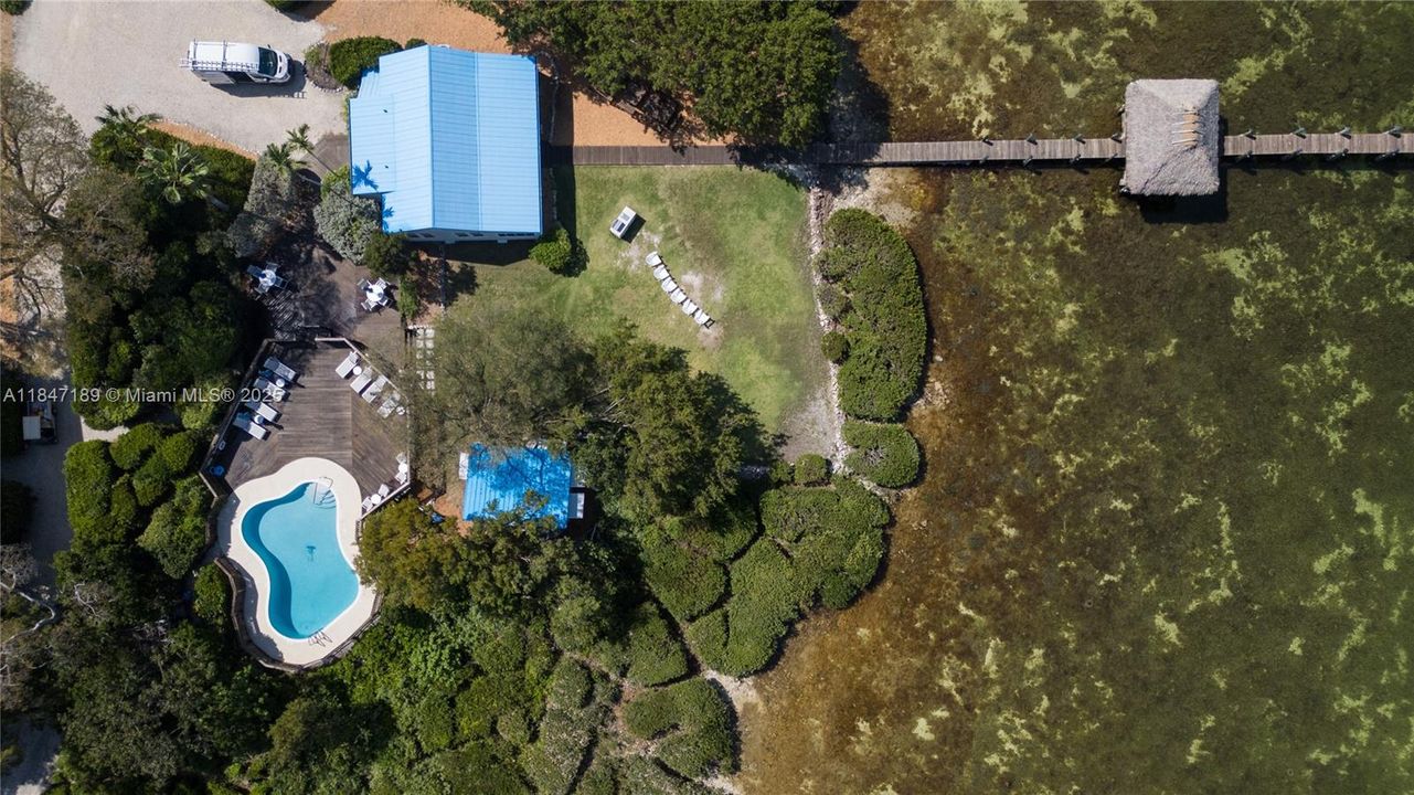 For Sale: $930,500 (2 beds, 2 baths, 1423 Square Feet)