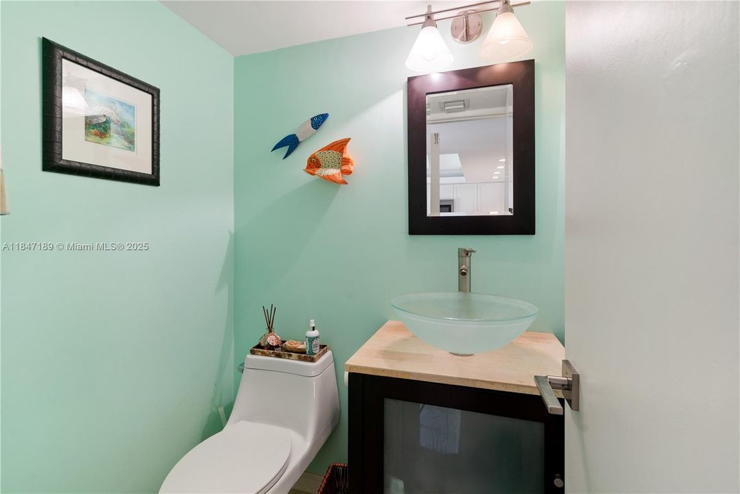 For Sale: $930,500 (2 beds, 2 baths, 1423 Square Feet)