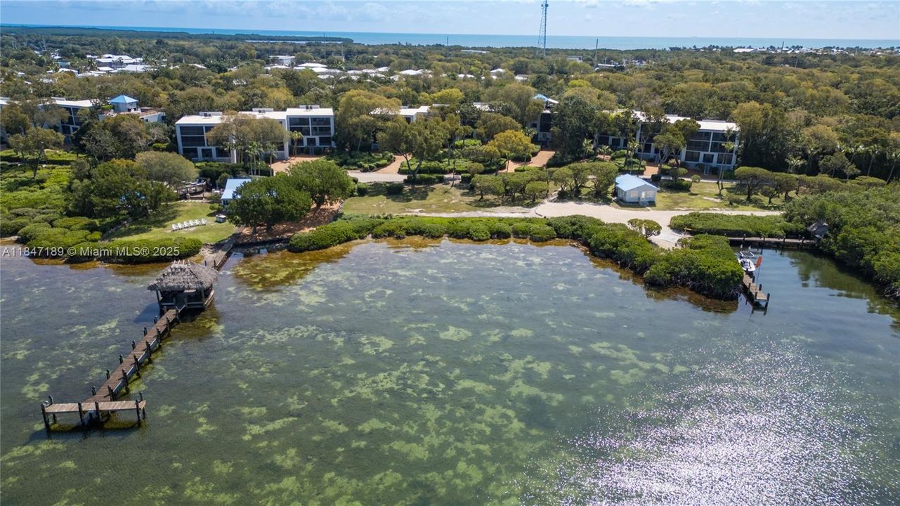 For Sale: $930,500 (2 beds, 2 baths, 1423 Square Feet)