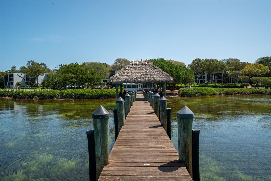 For Sale: $930,500 (2 beds, 2 baths, 1423 Square Feet)