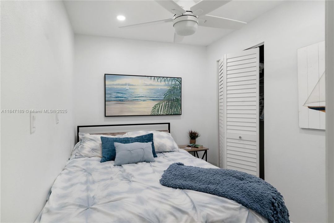 For Sale: $930,500 (2 beds, 2 baths, 1423 Square Feet)