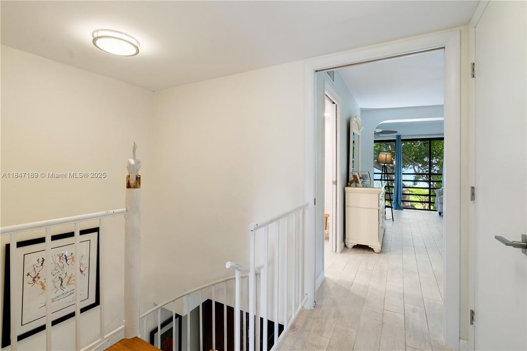 For Sale: $930,500 (2 beds, 2 baths, 1423 Square Feet)