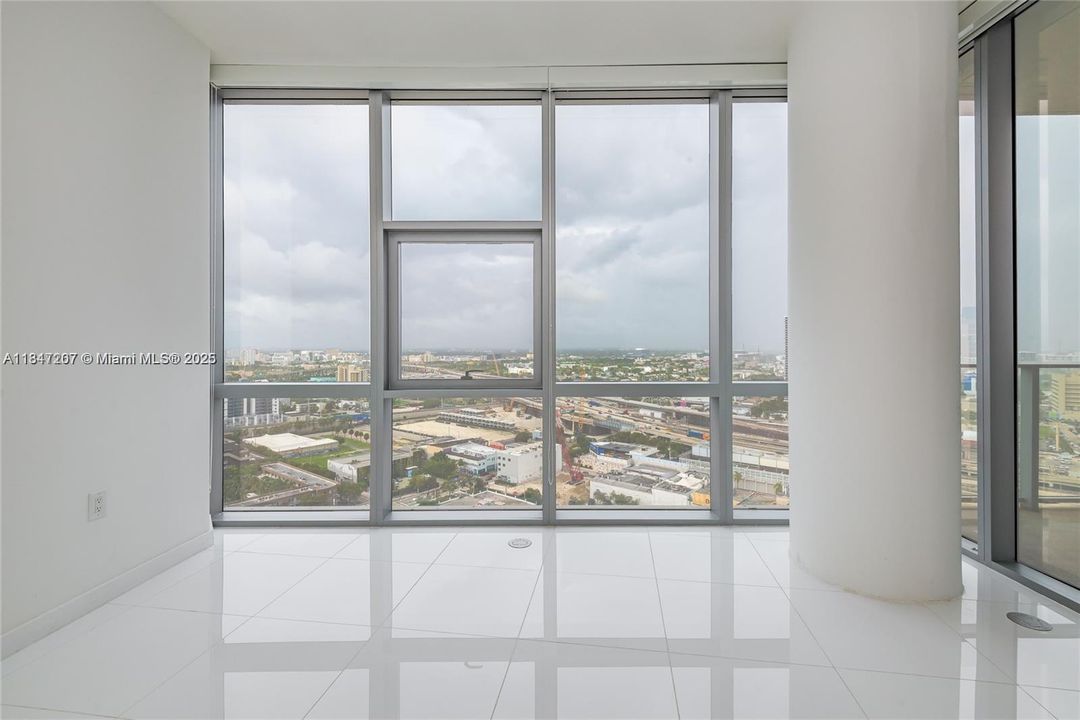 En Venta: $665,000 (1 camas, 2 baños, 1018 Pies cuadrados)