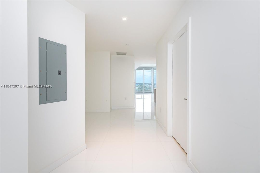 En Venta: $665,000 (1 camas, 2 baños, 1018 Pies cuadrados)
