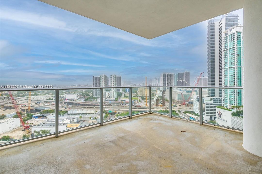 En Venta: $665,000 (1 camas, 2 baños, 1018 Pies cuadrados)