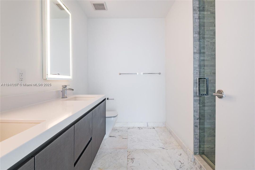 En Venta: $665,000 (1 camas, 2 baños, 1018 Pies cuadrados)