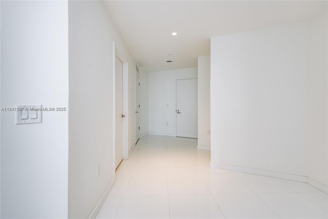 En Venta: $665,000 (1 camas, 2 baños, 1018 Pies cuadrados)