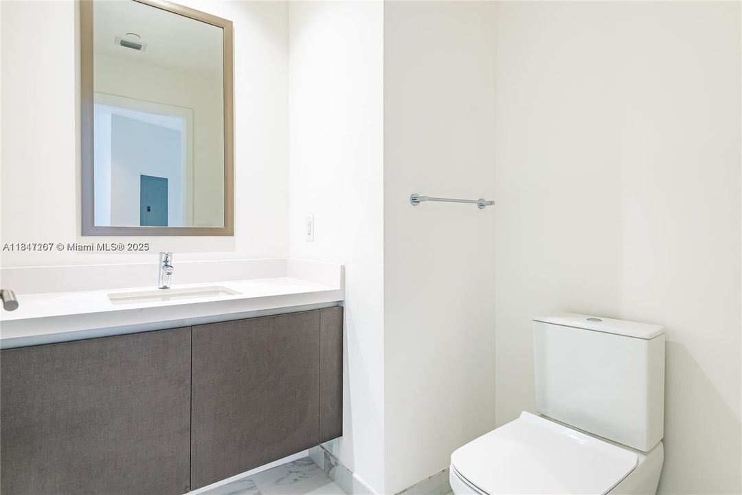 En Venta: $665,000 (1 camas, 2 baños, 1018 Pies cuadrados)