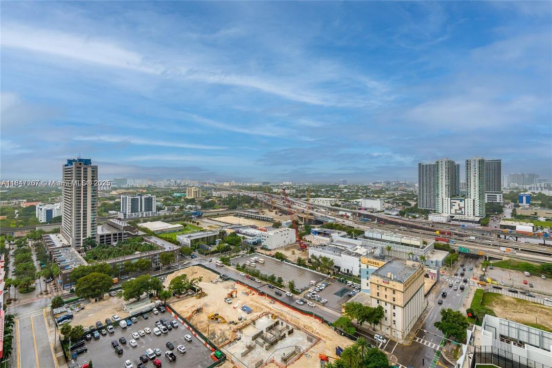 En Venta: $665,000 (1 camas, 2 baños, 1018 Pies cuadrados)