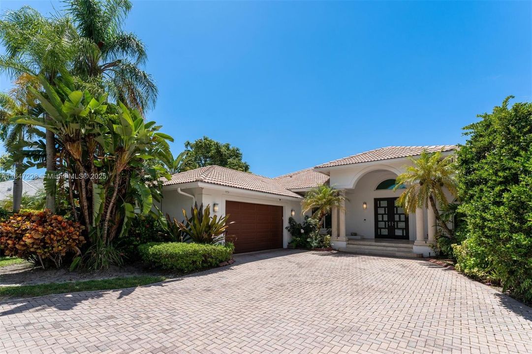 最近售出: $2,450,000 (5 贝兹, 5 浴室, 4136 平方英尺)