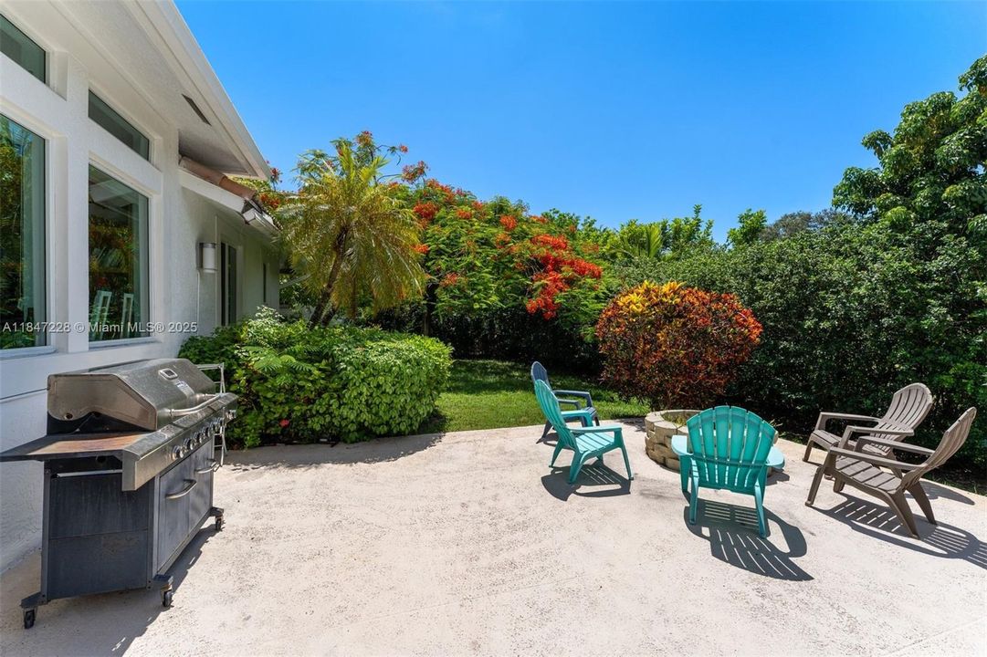 最近售出: $2,450,000 (5 贝兹, 5 浴室, 4136 平方英尺)