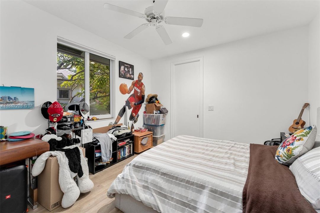 最近售出: $2,450,000 (5 贝兹, 5 浴室, 4136 平方英尺)