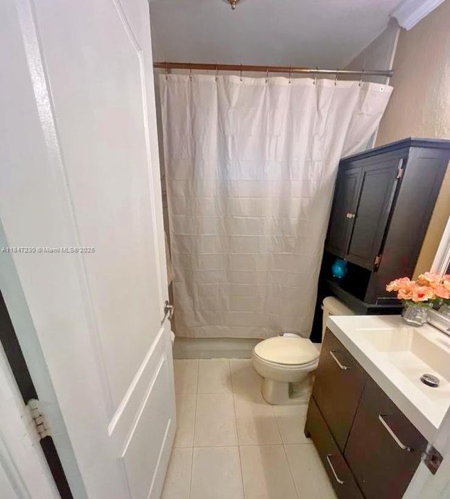 Под контрактом: $535,000 (3 спален, 3 ванн, 1890 Квадратных фут)