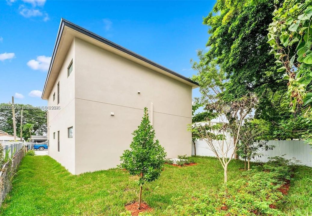 Activo con contrato: $189,000 (0.12 acres)