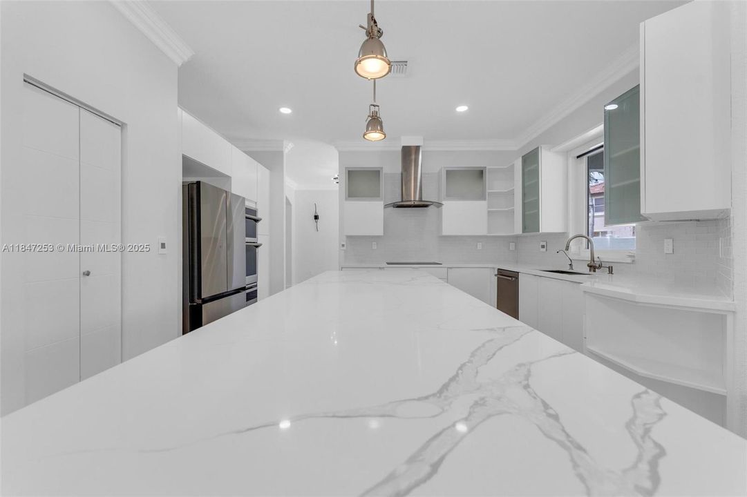 En Venta: $1,215,000 (6 camas, 4 baños, 3976 Pies cuadrados)