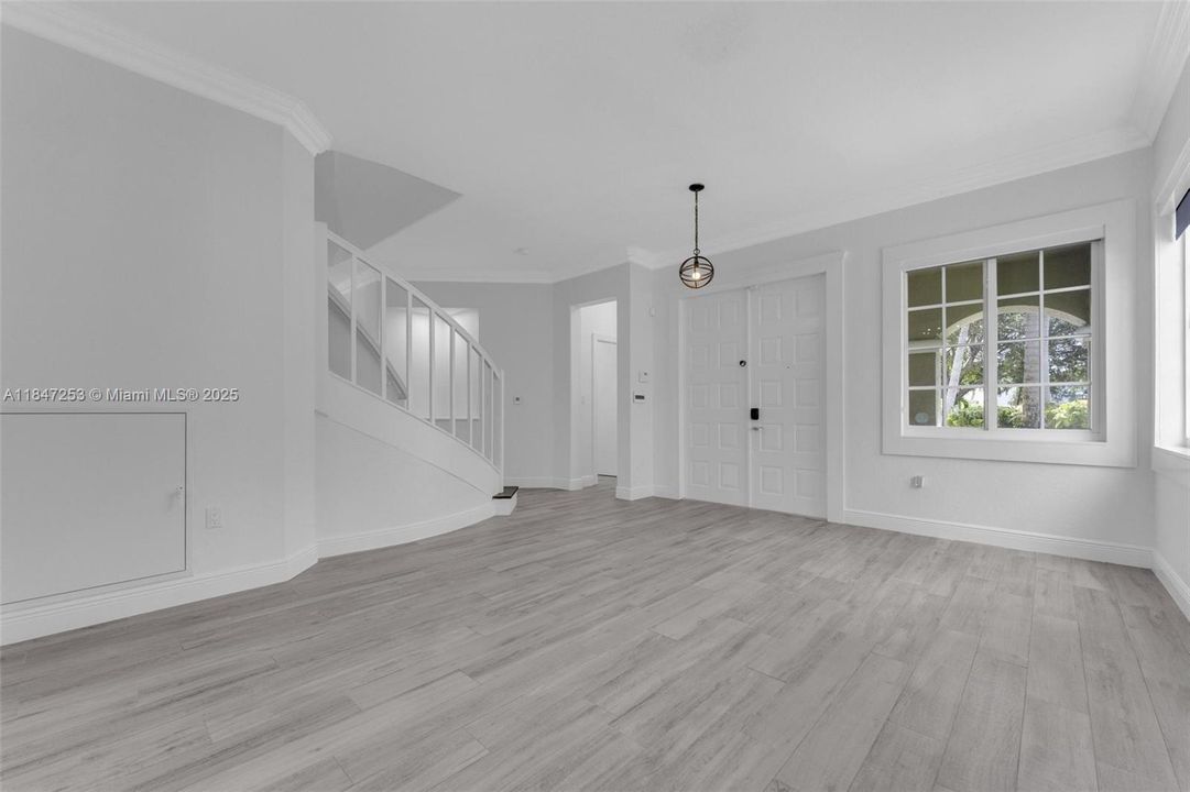 En Venta: $1,215,000 (6 camas, 4 baños, 3976 Pies cuadrados)