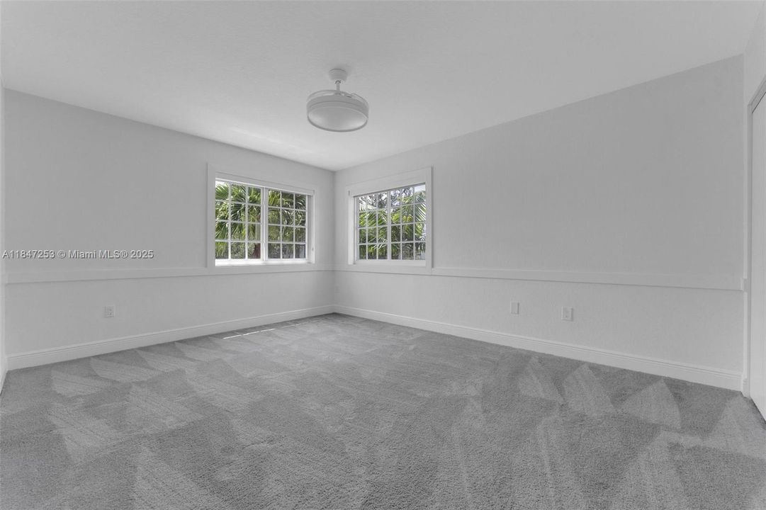 En Venta: $1,215,000 (6 camas, 4 baños, 3976 Pies cuadrados)