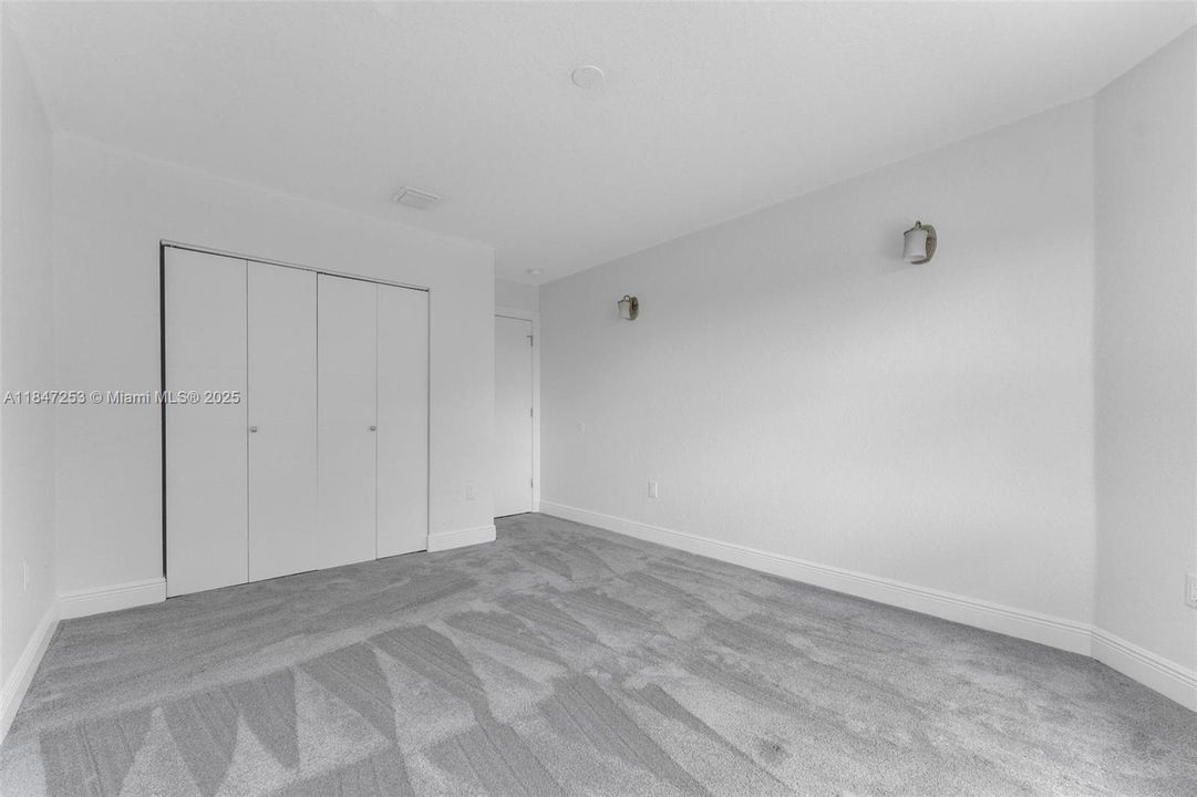 En Venta: $1,215,000 (6 camas, 4 baños, 3976 Pies cuadrados)