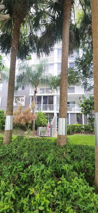 your unit on the 3rd floor take the elevator or walk to the main floor