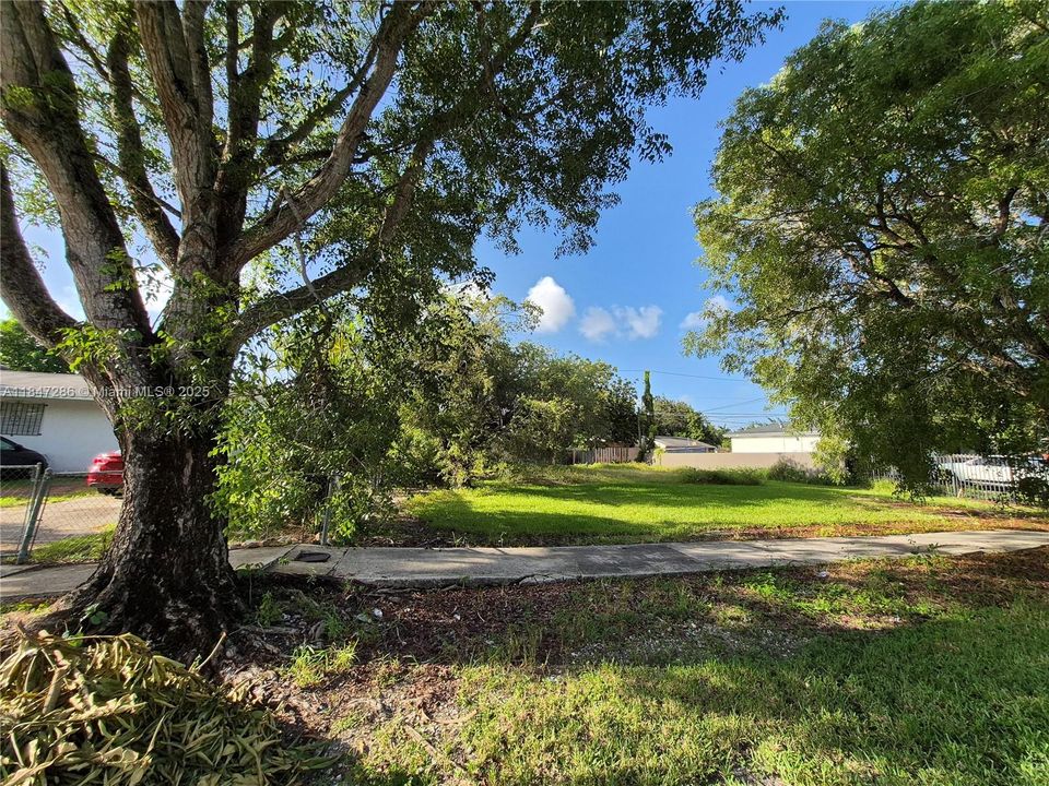 En Venta: $155,000 (0.17 acres)