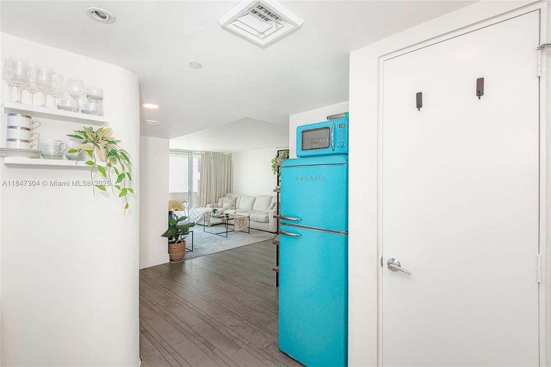 待售: $495,000 (1 贝兹, 1 浴室, 610 平方英尺)