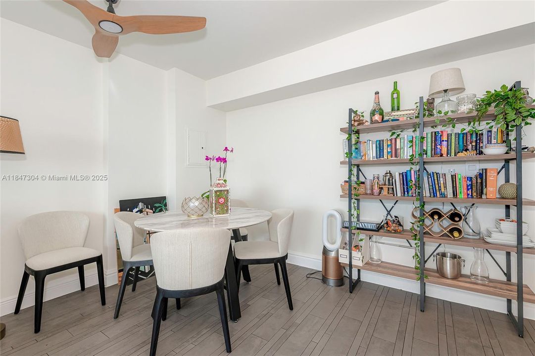 待售: $495,000 (1 贝兹, 1 浴室, 610 平方英尺)