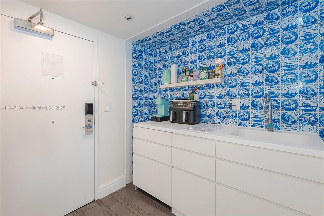 待售: $495,000 (1 贝兹, 1 浴室, 610 平方英尺)