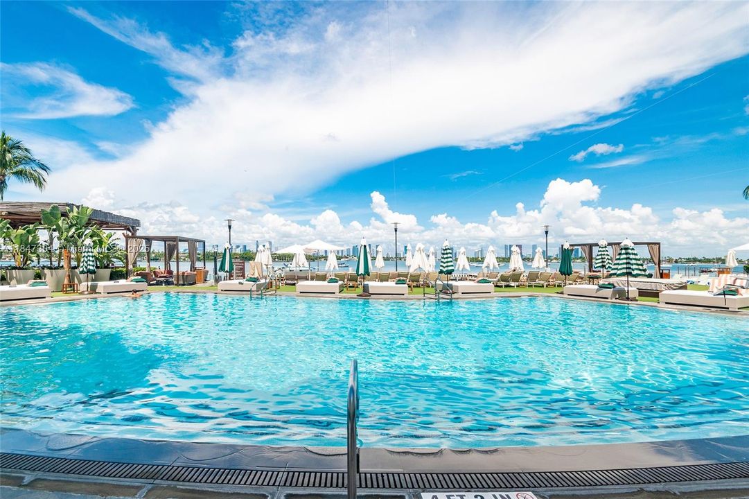 待售: $495,000 (1 贝兹, 1 浴室, 610 平方英尺)